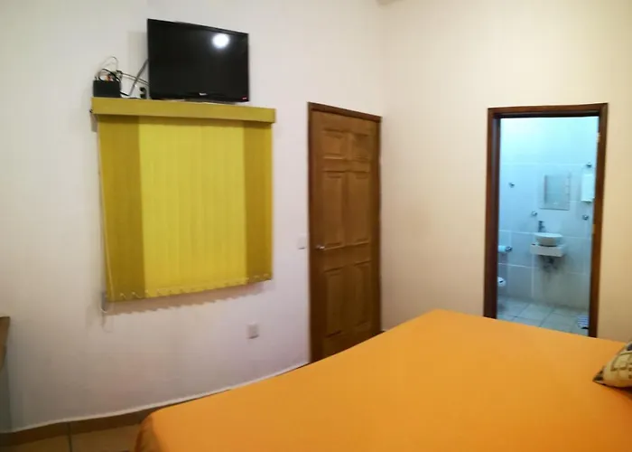Pensión Bm Zihua 4*
